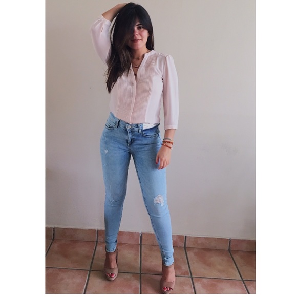 Baby pink top with blue jeans Clearance